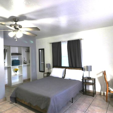Hallandale Beach Motel With Free Parking And Full Kitchen ! No Extra Fees! Accepting Cash! Exterior foto